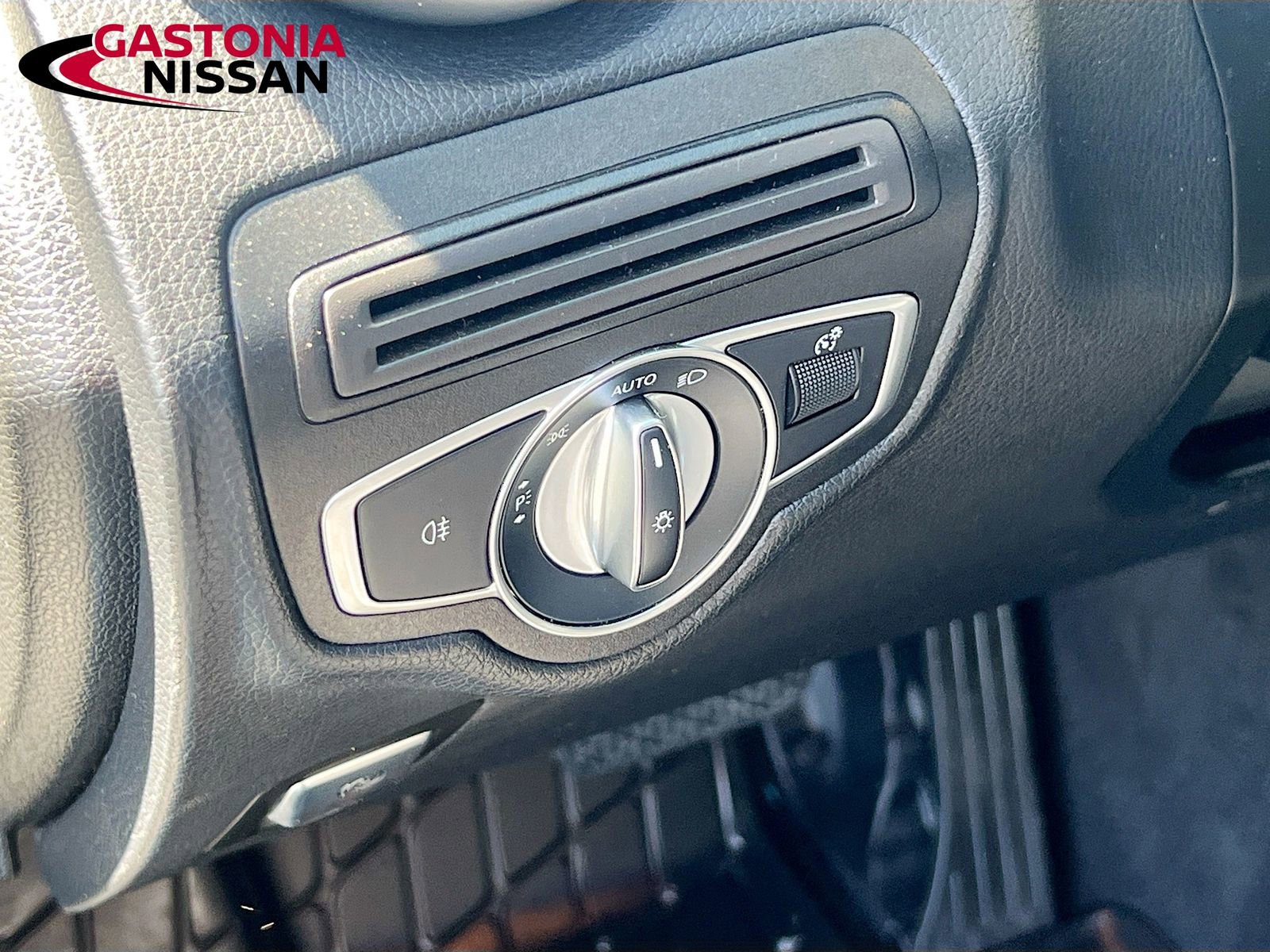 Used 2021 Mercedes-Benz GLC 300 image 13