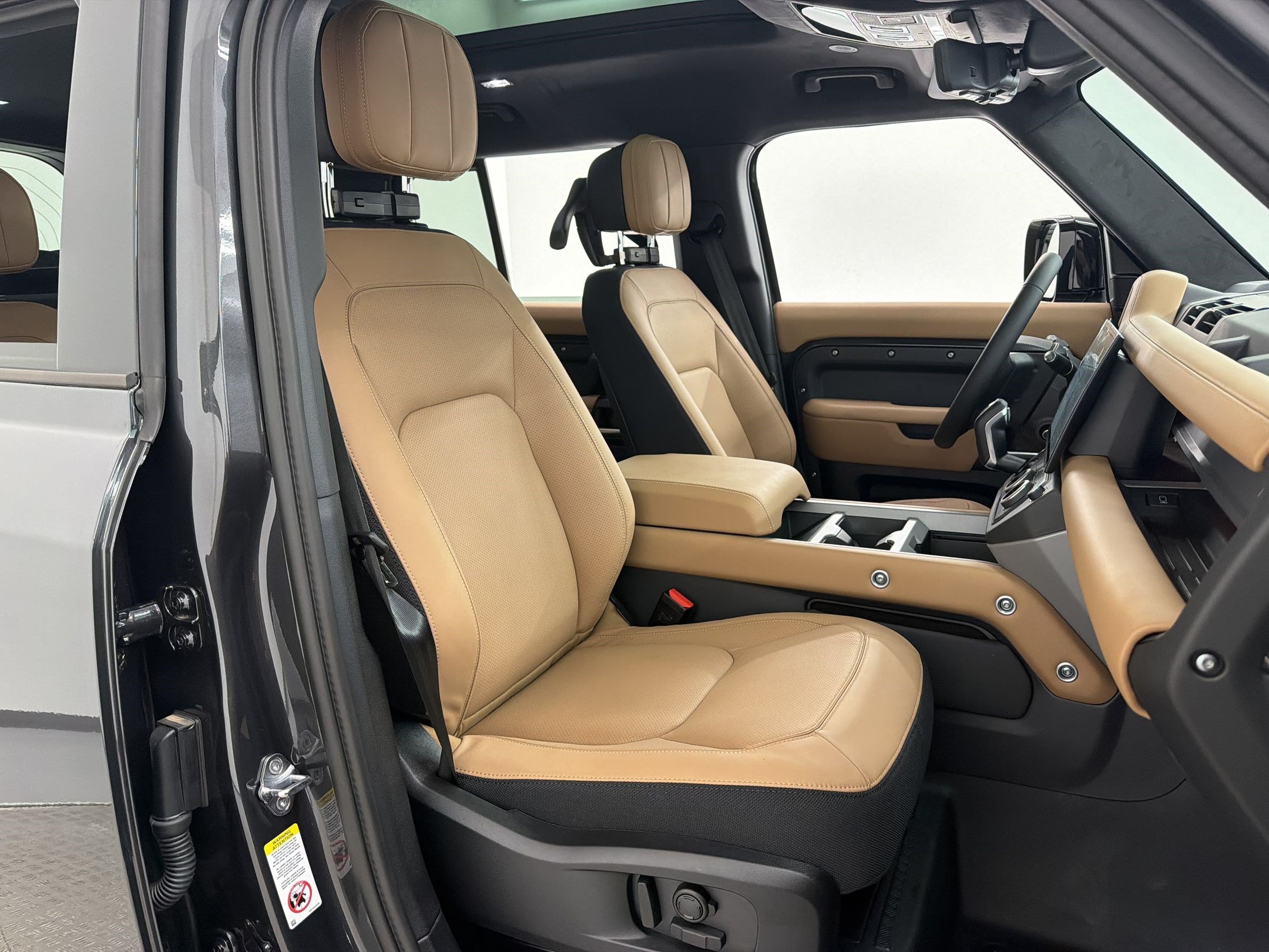 New 2026 Land Rover Defender 110 X AWD/4WD image 25