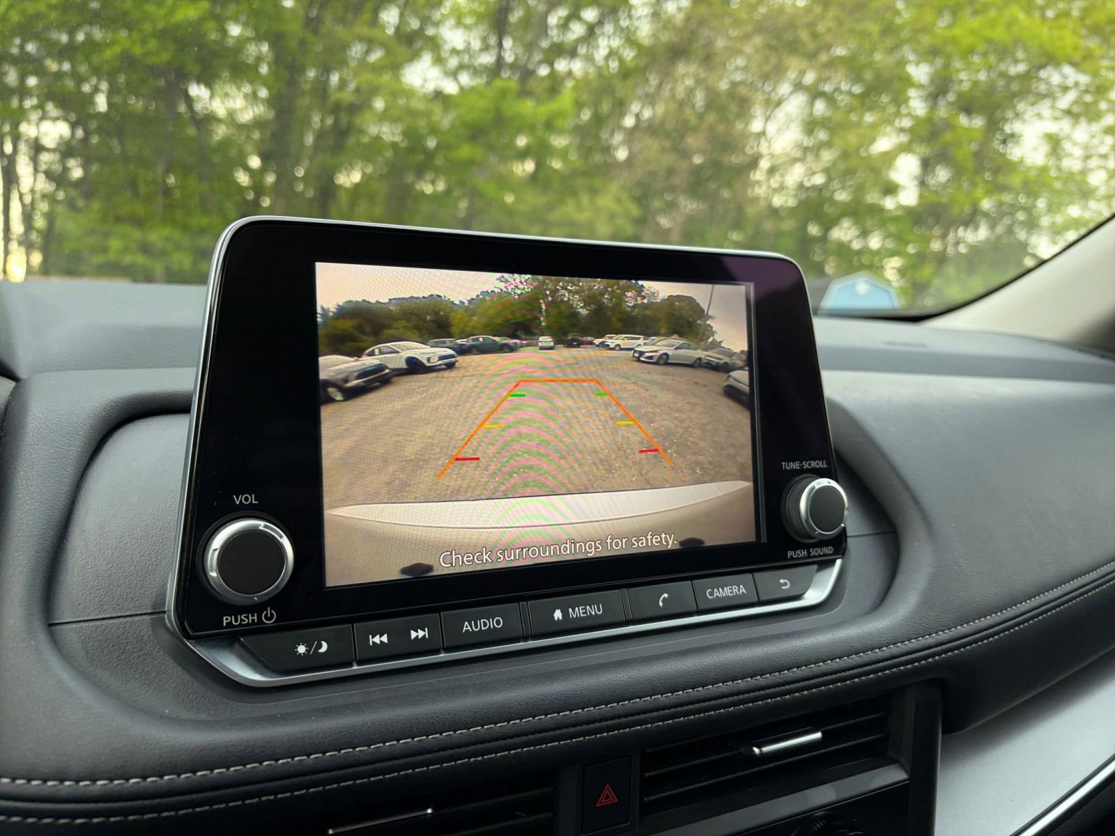 Used 2025 Nissan Rogue SV FWD image 25