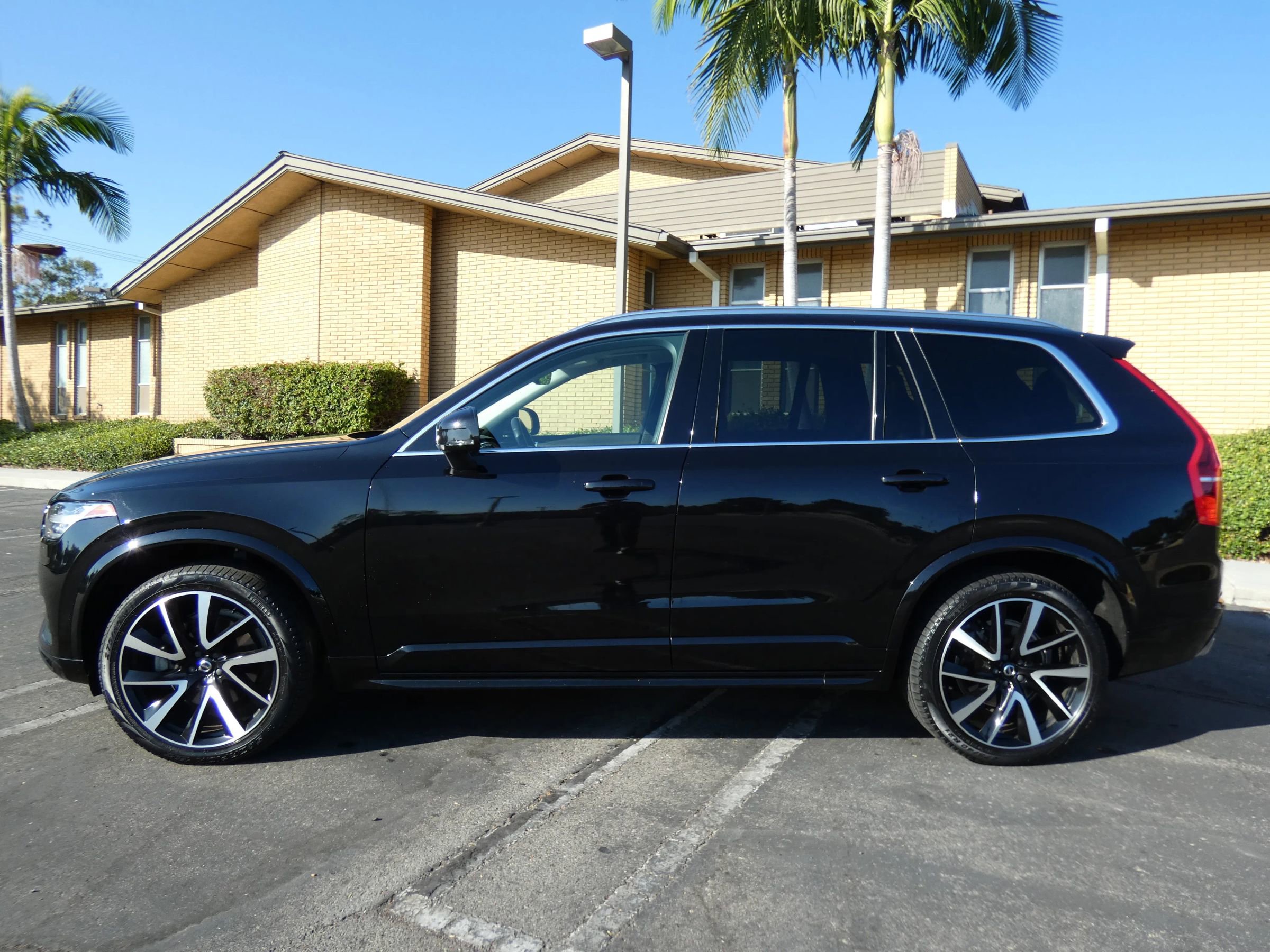 Used 2020 Volvo XC90 T6 Momentum image 14
