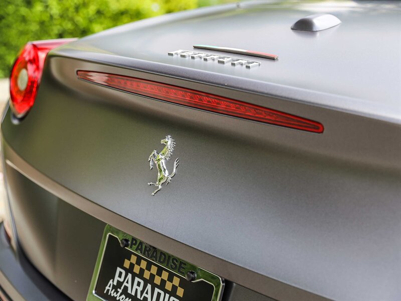 Used 2016 Ferrari California T RWD image 17