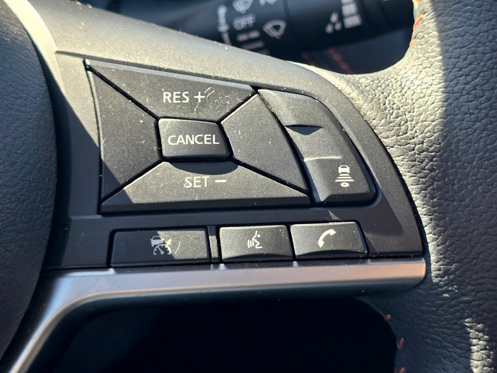 Used 2023 Nissan Kicks SR FWD image 28