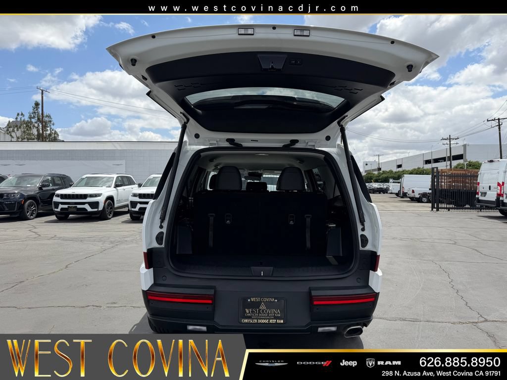 Used 2025 Hyundai Santa Fe SEL AWD/4WD image 17