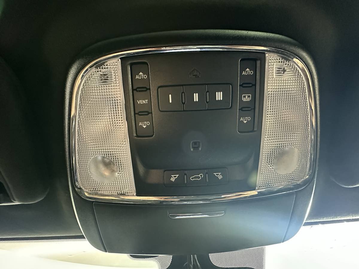 Used 2018 Jeep Grand Cherokee SRT AWD/4WD image 43