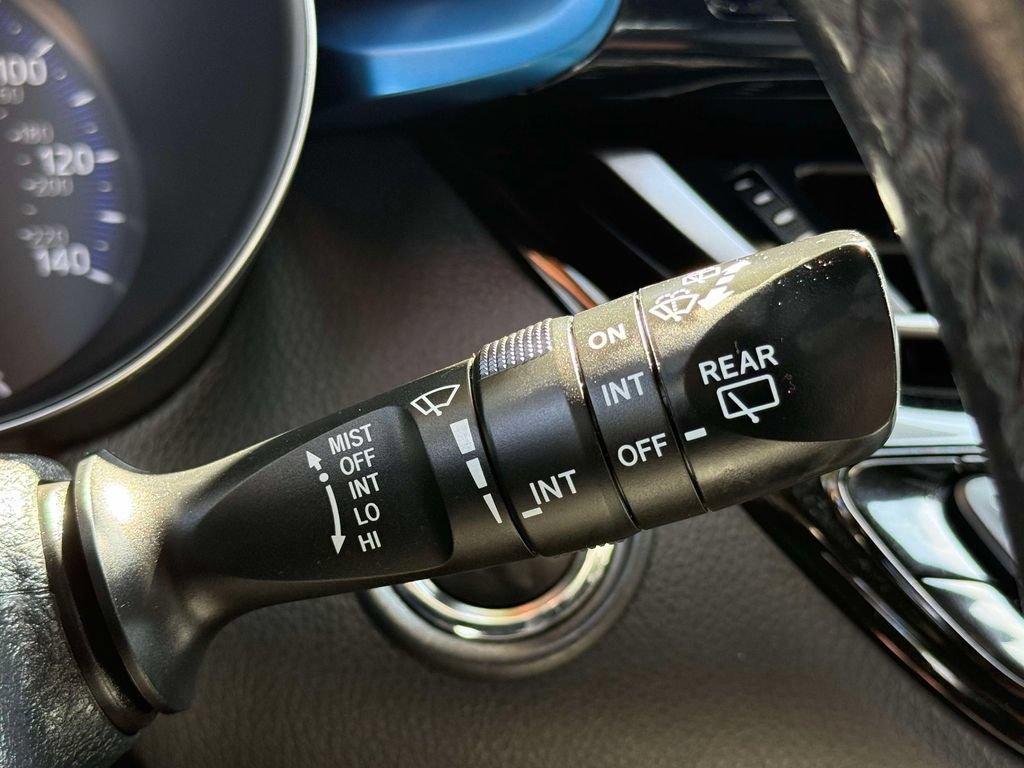 Used 2019 Toyota C-HR XLE FWD image 26