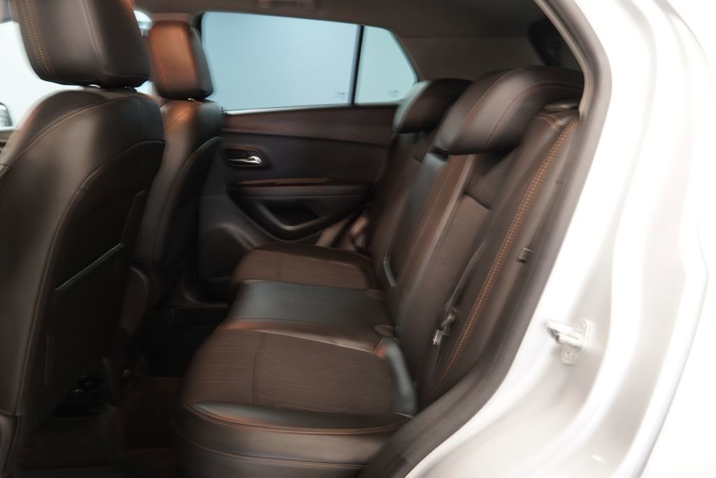 Used 2019 Chevrolet Trax LT w/ LT Convenience Package image 24