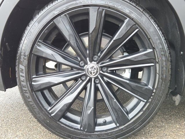 Used 2025 Toyota Crown XLE image 28