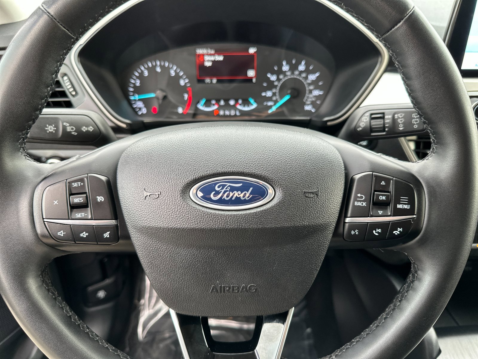 Certified 2022 Ford Escape SE w/ SE Sport Appearance Package image 24