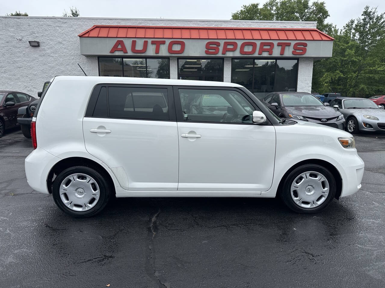 Used 2008 Scion xB FWD image 4