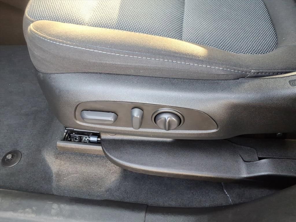 Used 2023 Chevrolet Traverse LT image 13