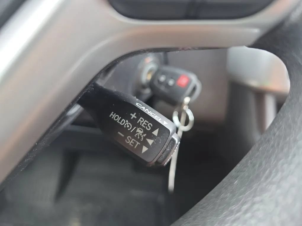 Used 2019 Toyota Highlander LE AWD/4WD image 20