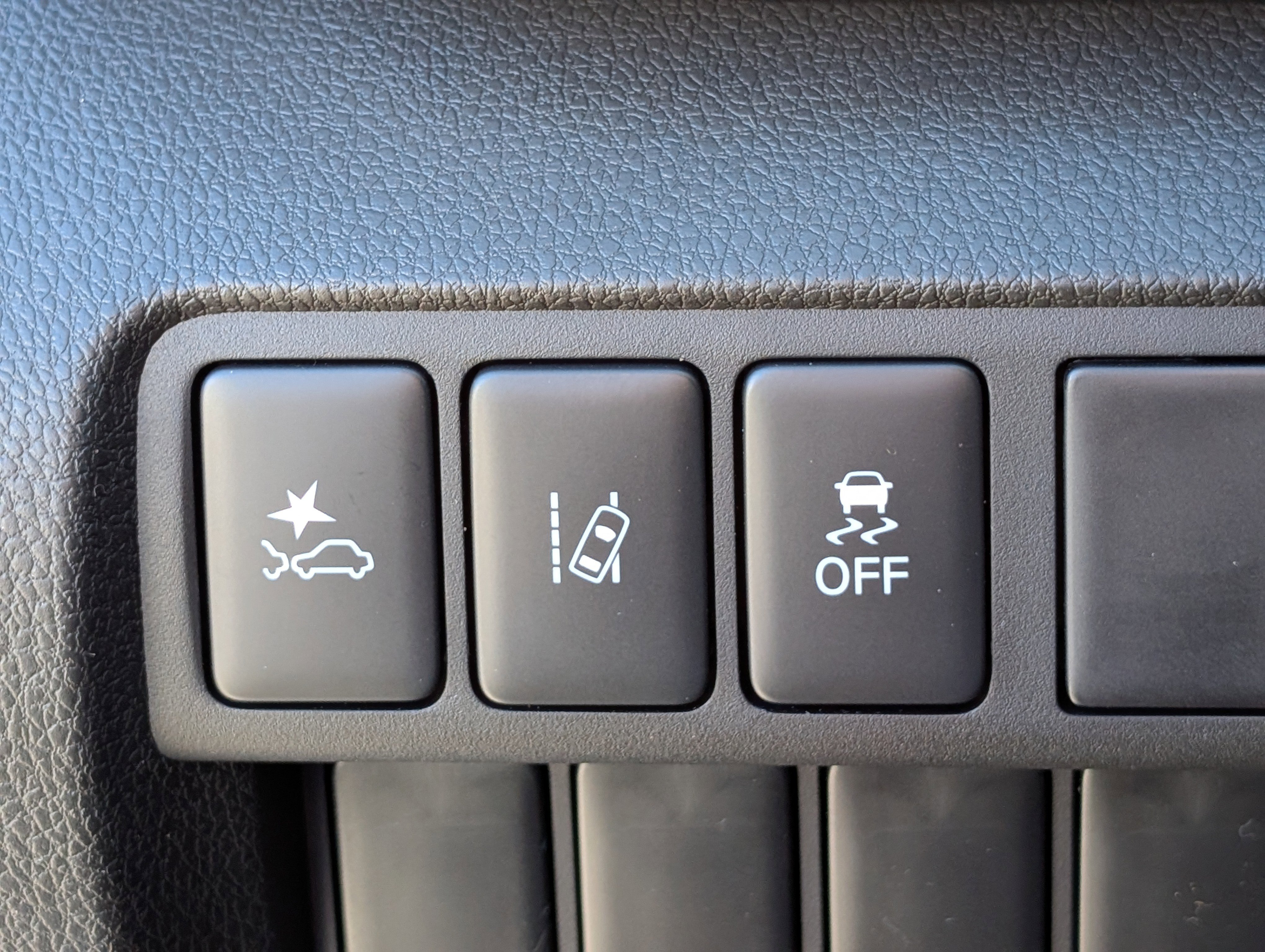 New 2026 Mitsubishi Eclipse Cross LE image 18