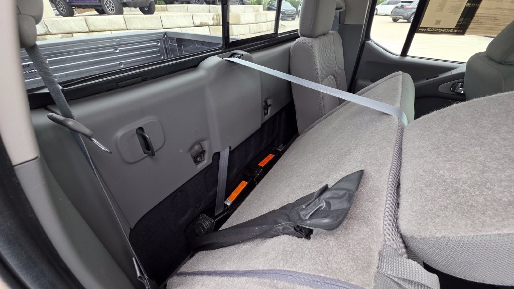 Used 2021 Nissan Frontier SV AWD/4WD image 16