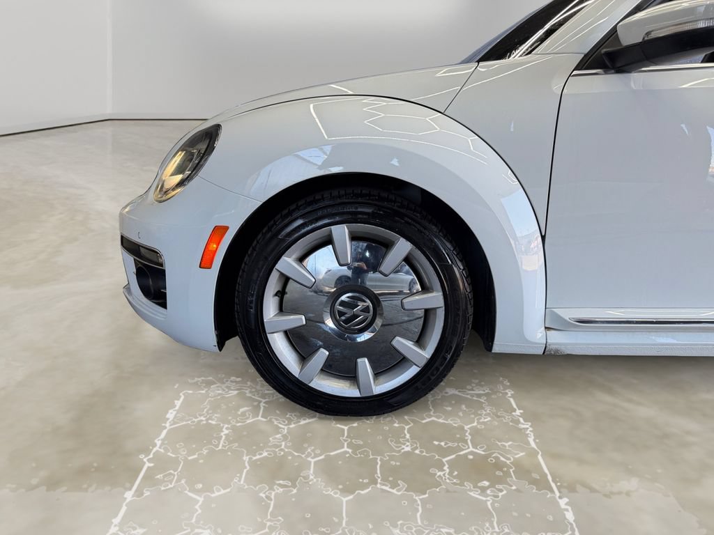 Used 2019 Volkswagen Beetle 2.0T SE FWD image 14