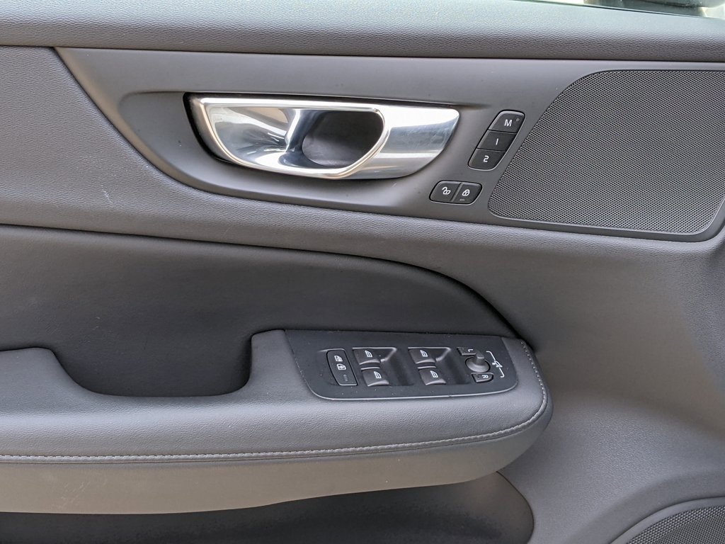 Certified 2025 Volvo V60 B5 Cross Country Plus image 10