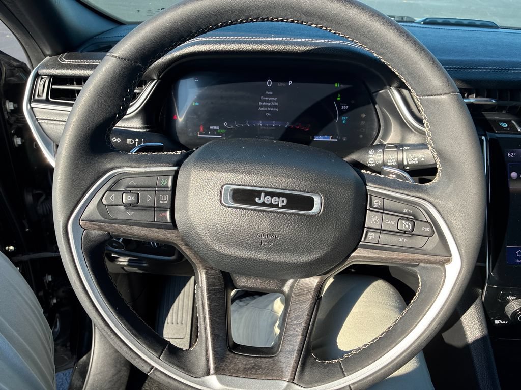 Used 2024 Jeep Grand Cherokee Limited 4xe AWD/4WD image 13
