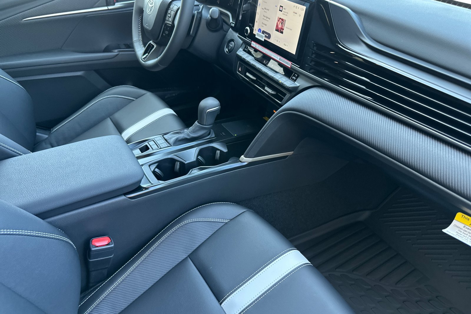 New 2026 Toyota Camry SE FWD image 18