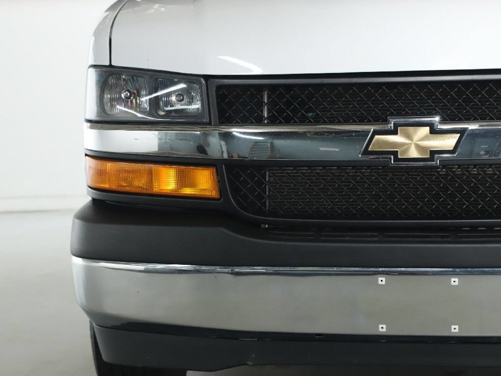 Used 2025 Chevrolet Express 3500 LT w/ LT Preferred Equipment Group RWD image 7