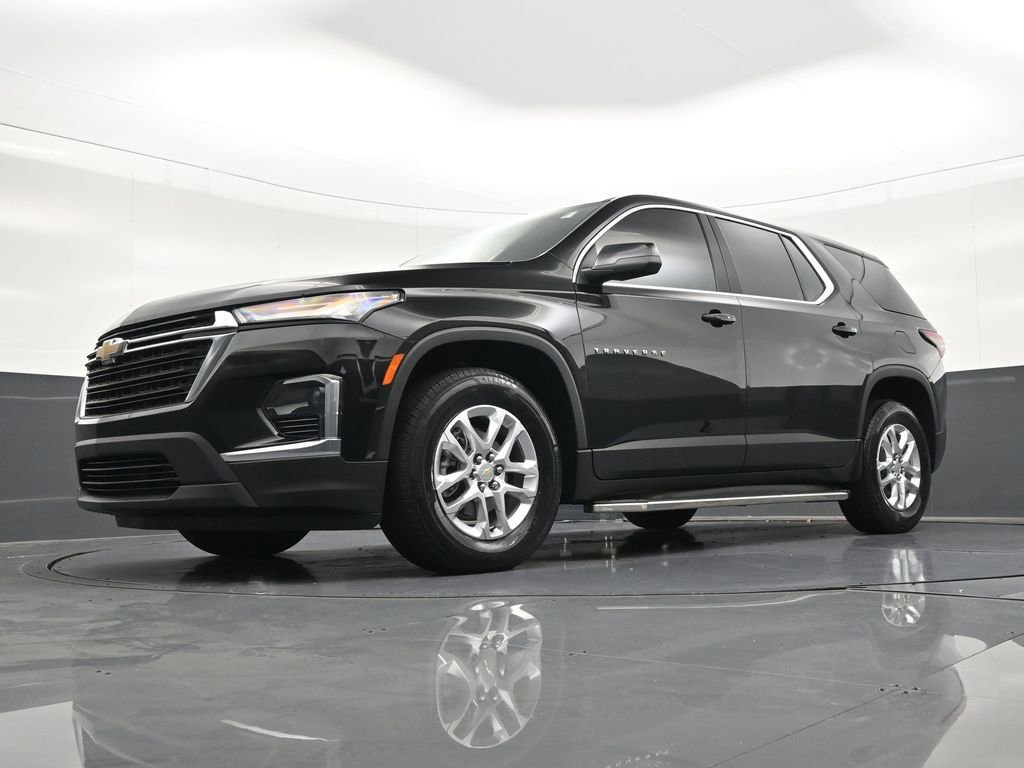 Used 2023 Chevrolet Traverse LS image 30