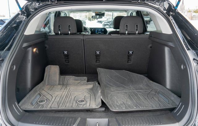 Used 2024 Chevrolet Trax LS w/ LS Convenience Package image 11