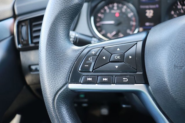 Used 2022 Nissan Rogue Sport S image 18