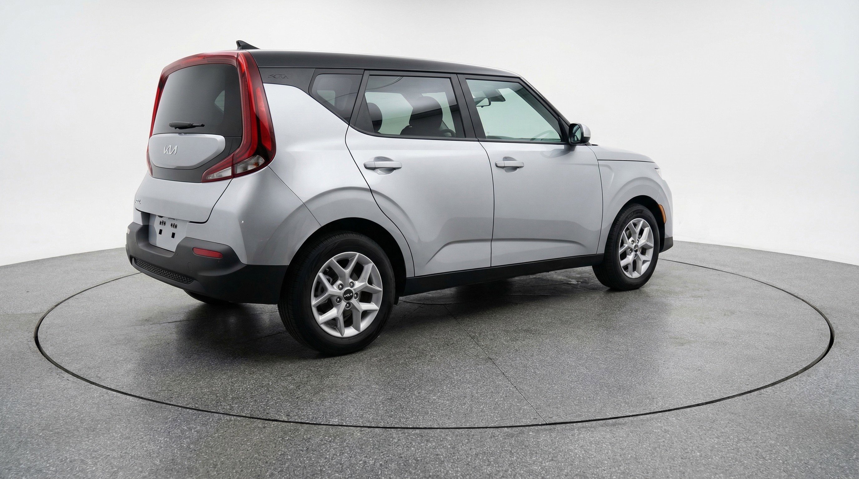 Used 2025 Kia Soul LX w/ LX Technology Package FWD image 9