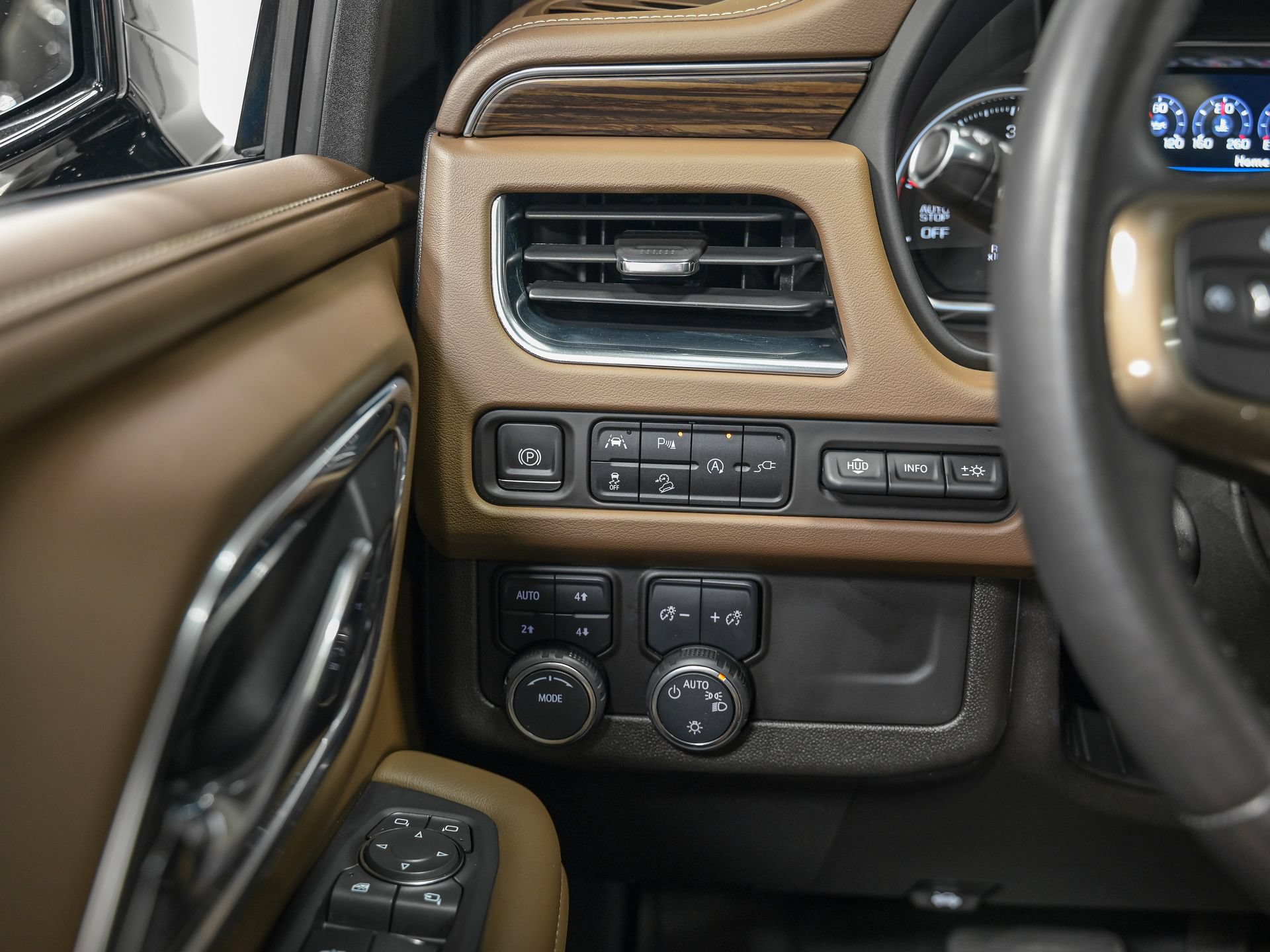 Used 2021 Chevrolet Tahoe High Country AWD/4WD image 18
