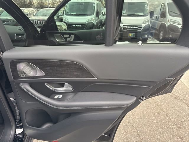 Used 2025 Mercedes-Benz GLE 450e 4MATIC w/ Winter Package image 28