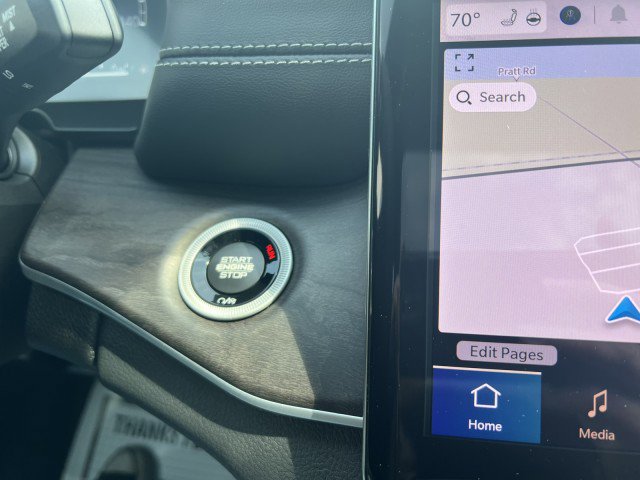 New 2025 Jeep Grand Cherokee Limited w/ Black Appearance Package image 32