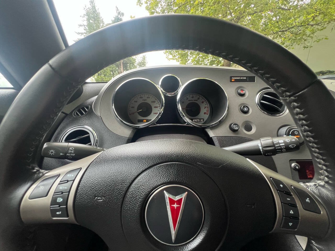 Used 2006 Pontiac Solstice Convertible w/ Premium Package RWD image 17