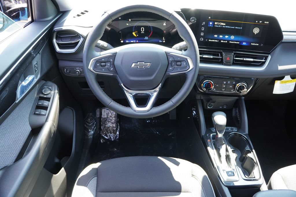 New 2026 Chevrolet TrailBlazer LT w/ Midnight Edition AWD/4WD image 13