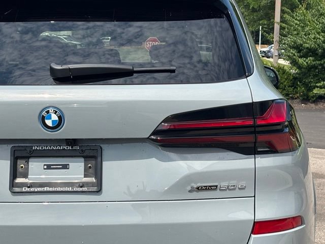 New 2026 BMW X5 xDrive50e w/ M Sport Package AWD/4WD image 5