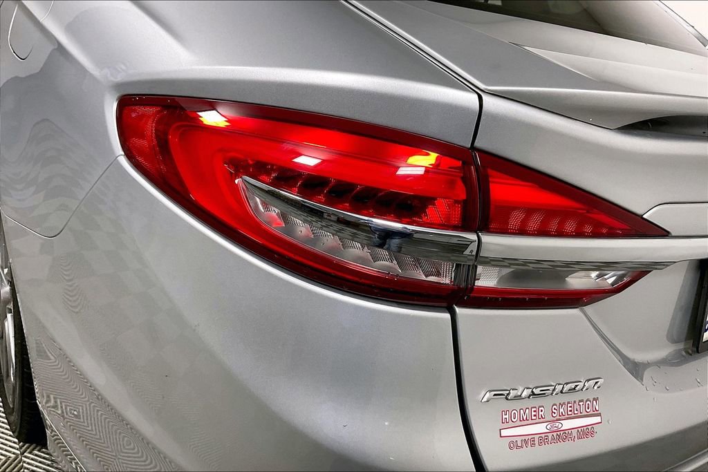 Used 2017 Ford Fusion SE w/ Equipment Group 201A image 27