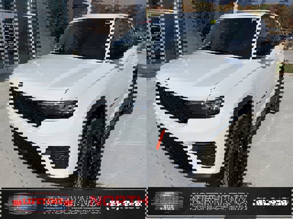 New 2025 Jeep Grand Cherokee Altitude image 1