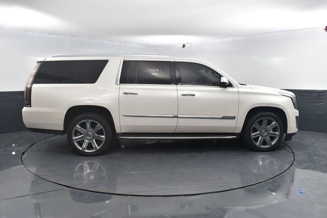 Used 2015 Cadillac Escalade ESV Luxury image 11