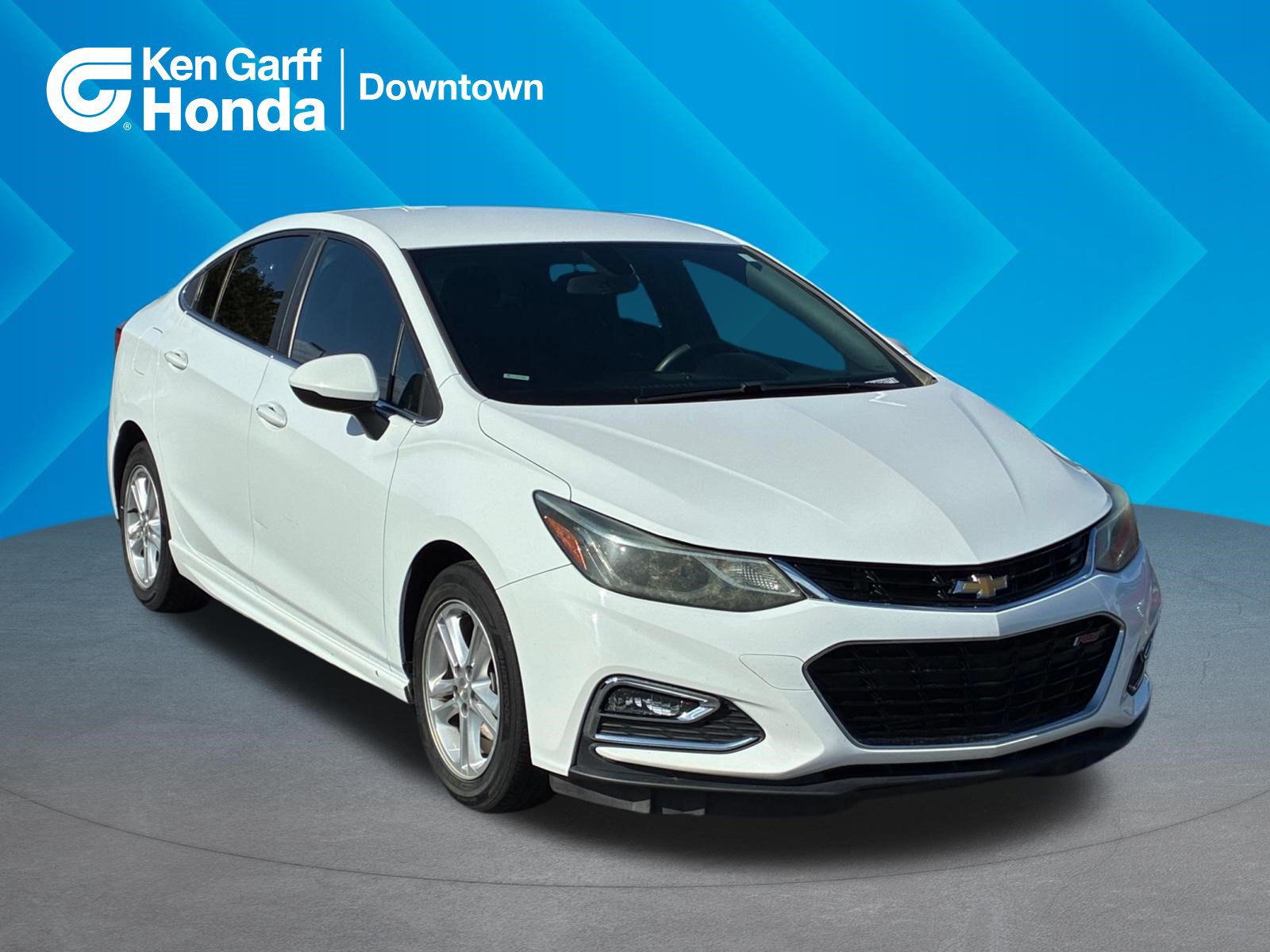Used 2018 Chevrolet Cruze LT w/ Convenience Package FWD image 1