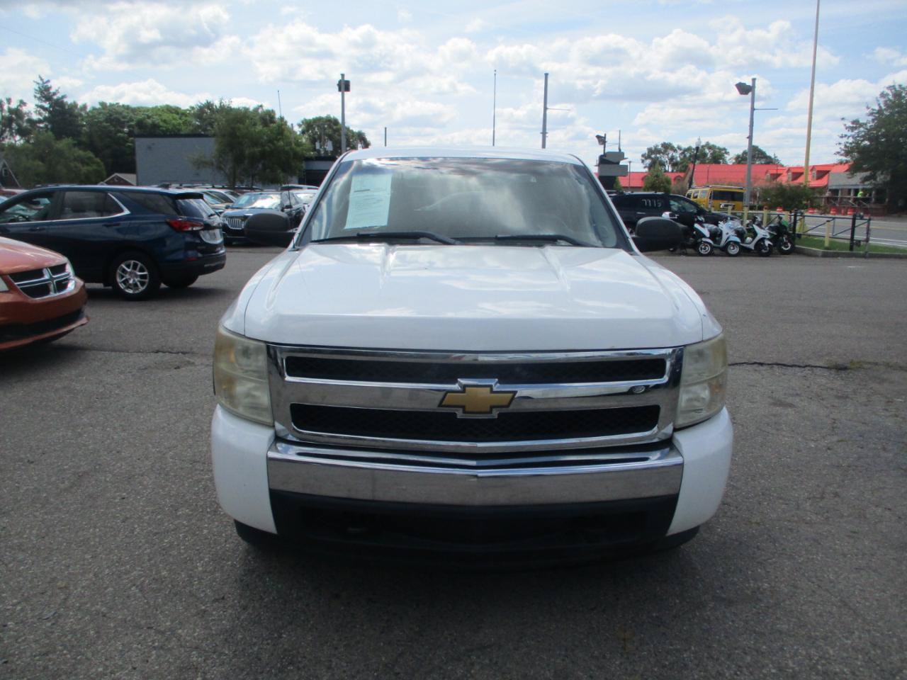 Used 2008 Chevrolet Silverado 1500 LT AWD/4WD image 3