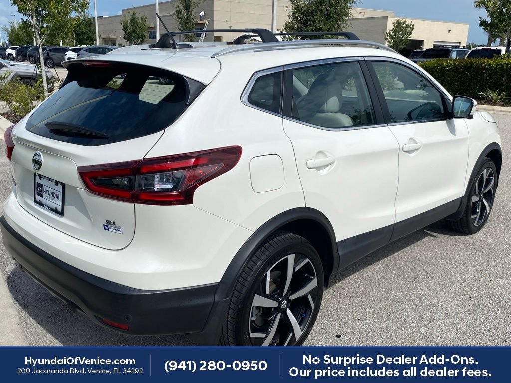 Used 2021 Nissan Rogue Sport SL FWD image 11