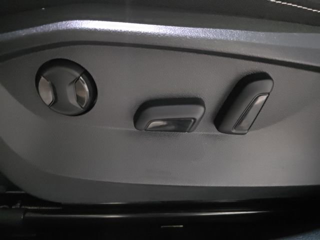 Certified 2025 Volkswagen Taos SEL w/ Black Wheel Plus Package image 14