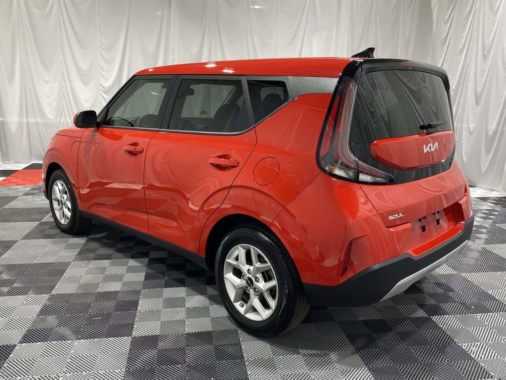 Used 2024 Kia Soul S image 2