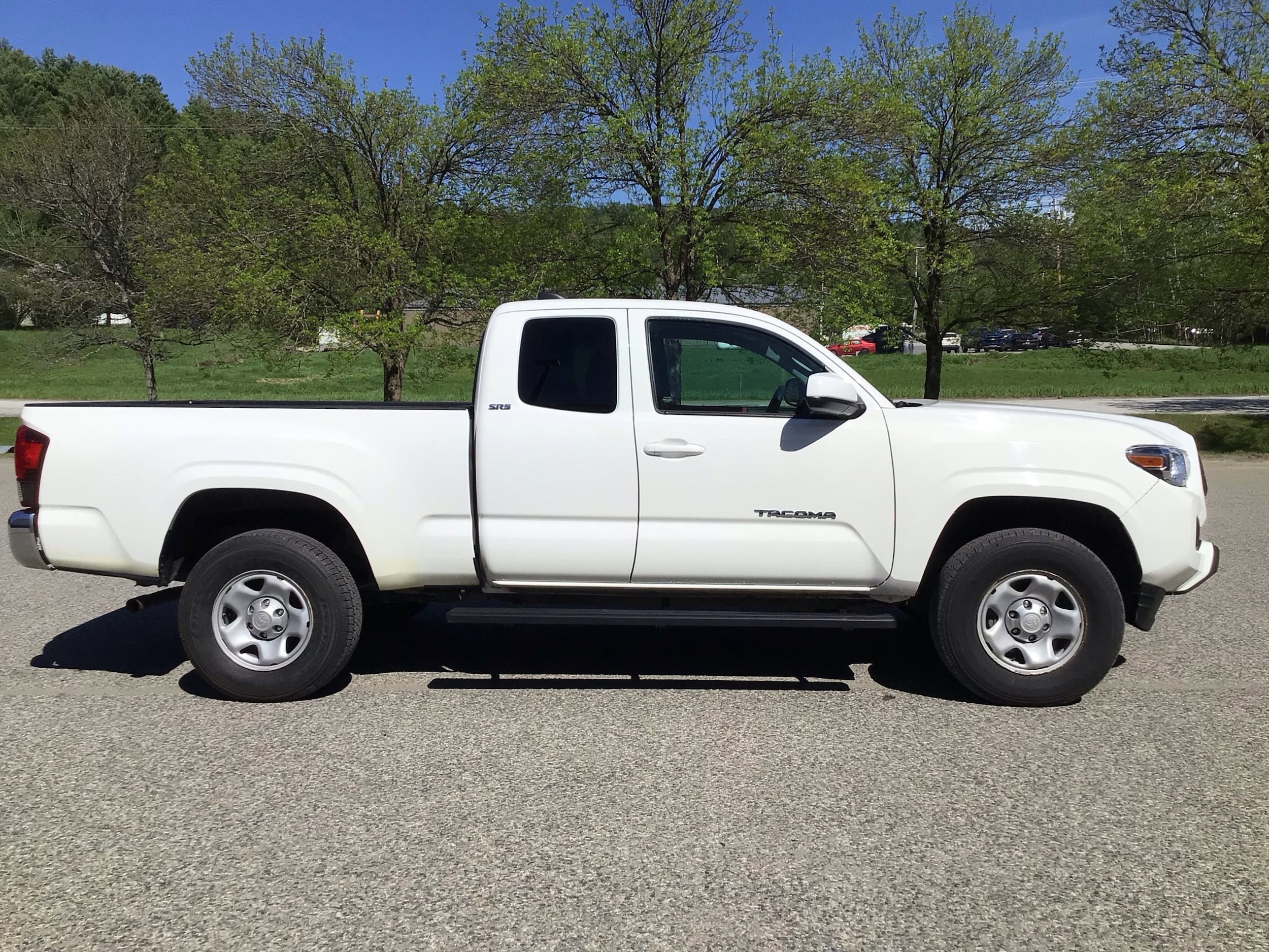 Used 2023 Toyota Tacoma SR5 RWD image 8