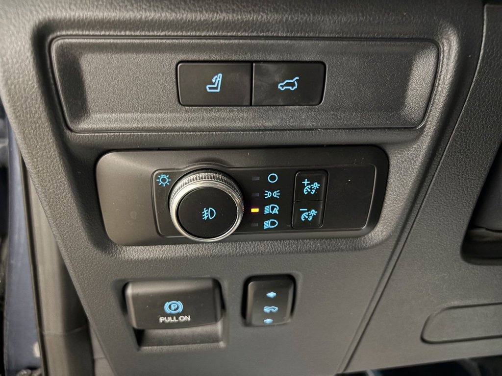 Used 2022 Ford Expedition Limited image 16