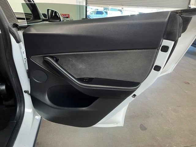 Used 2020 Tesla Model Y Long Range AWD/4WD image 16