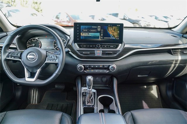 Used 2023 Nissan Altima 2.5 SR w/ SR Premium Package image 13