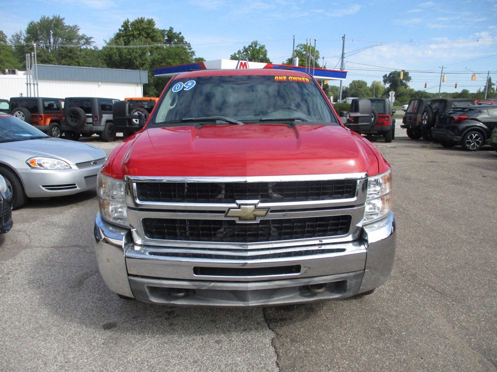 Used 2009 Chevrolet Silverado 2500 W/T AWD/4WD image 3