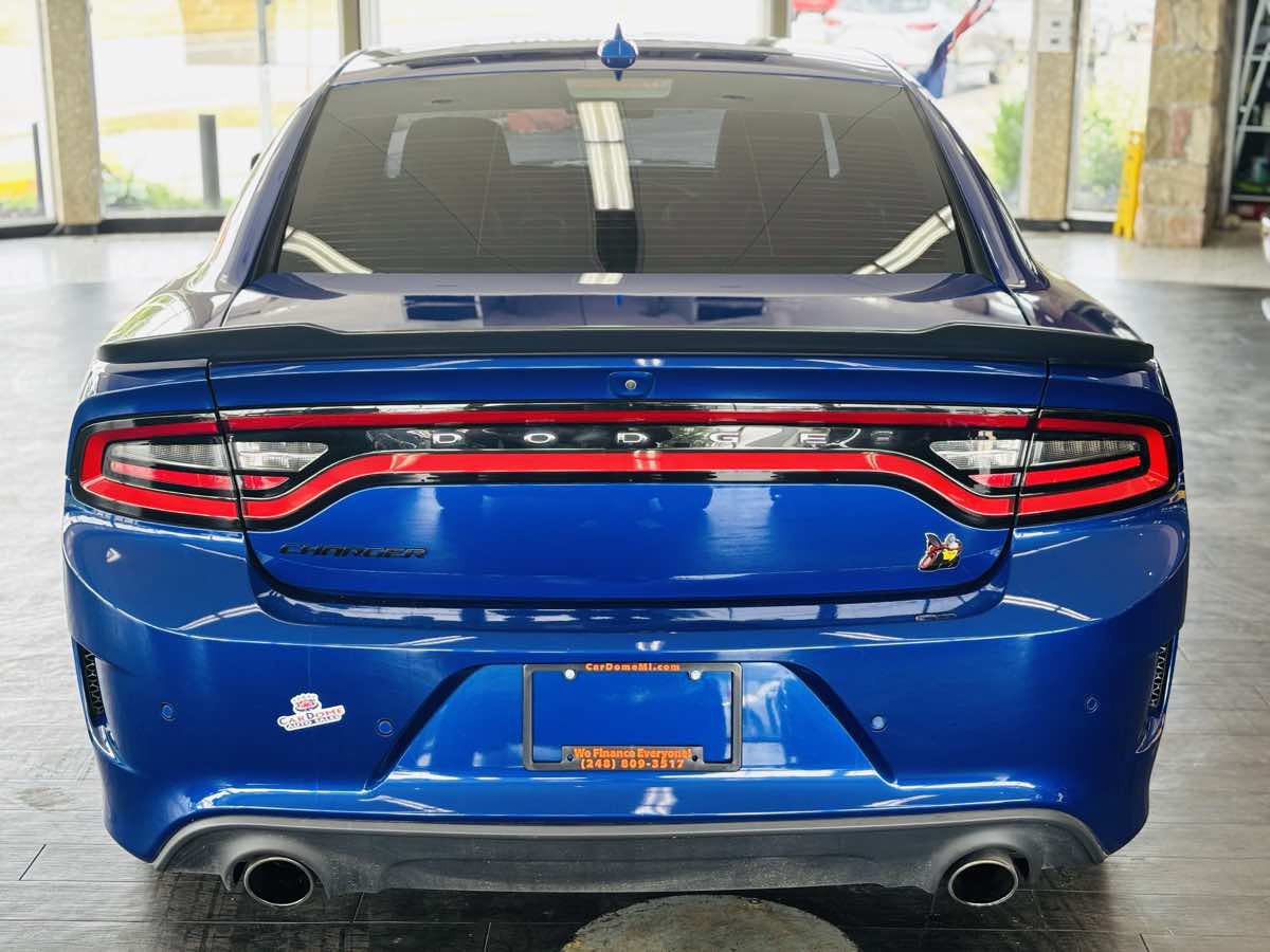 Used 2022 Dodge Charger Scat Pack w/ Dynamics Package RWD image 9