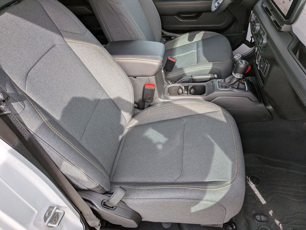 Certified 2025 Jeep Wrangler Sahara w/ Safety Group image 25