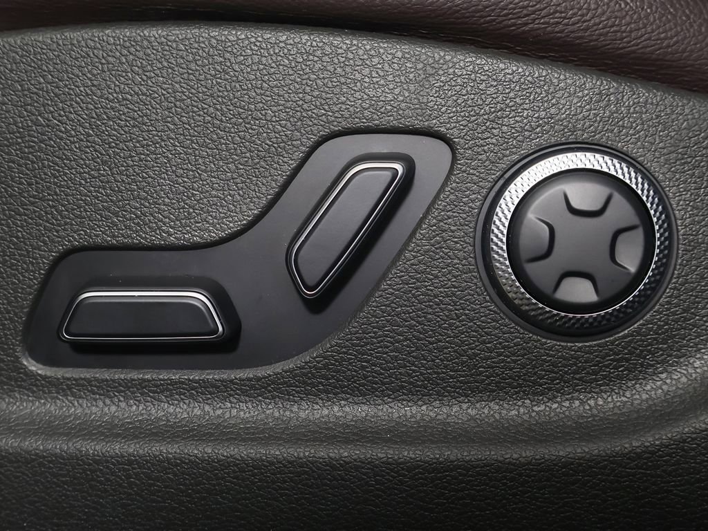 Used 2023 Genesis GV70 2.5T Advanced w/ Advanced Package image 32