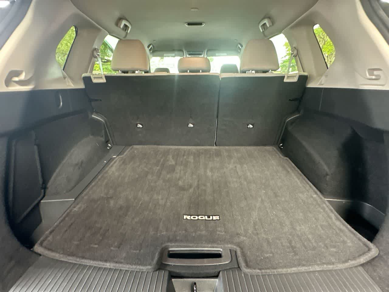 Used 2023 Nissan Rogue SV FWD image 25