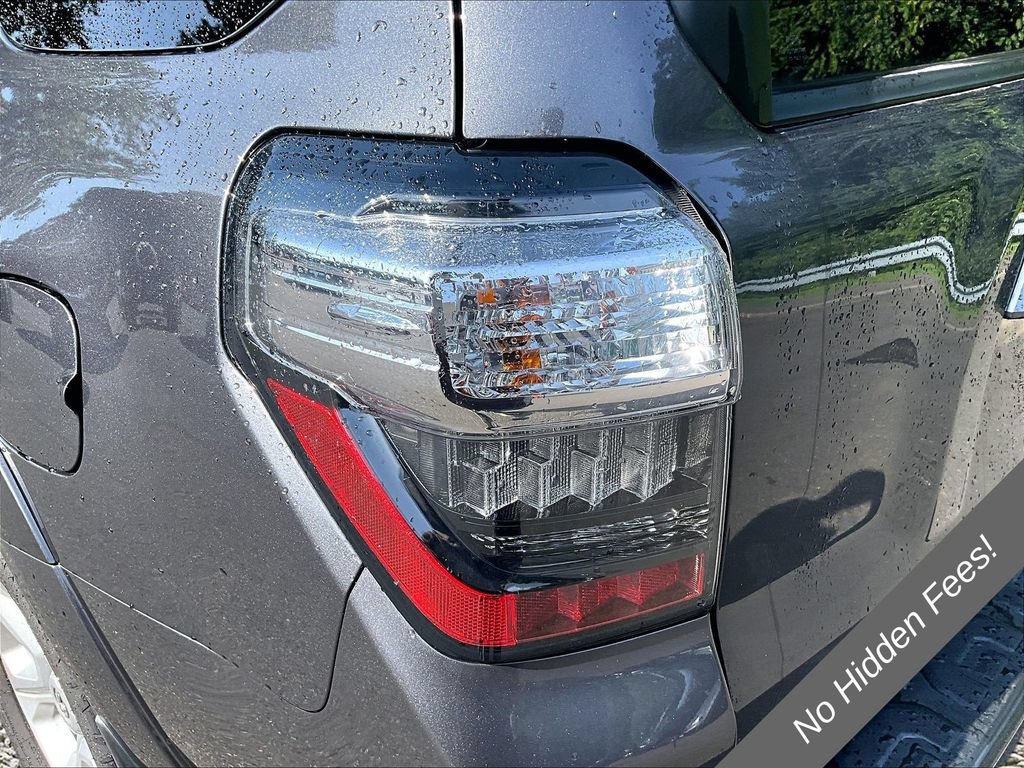 Used 2022 Toyota 4Runner SR5 AWD/4WD image 27